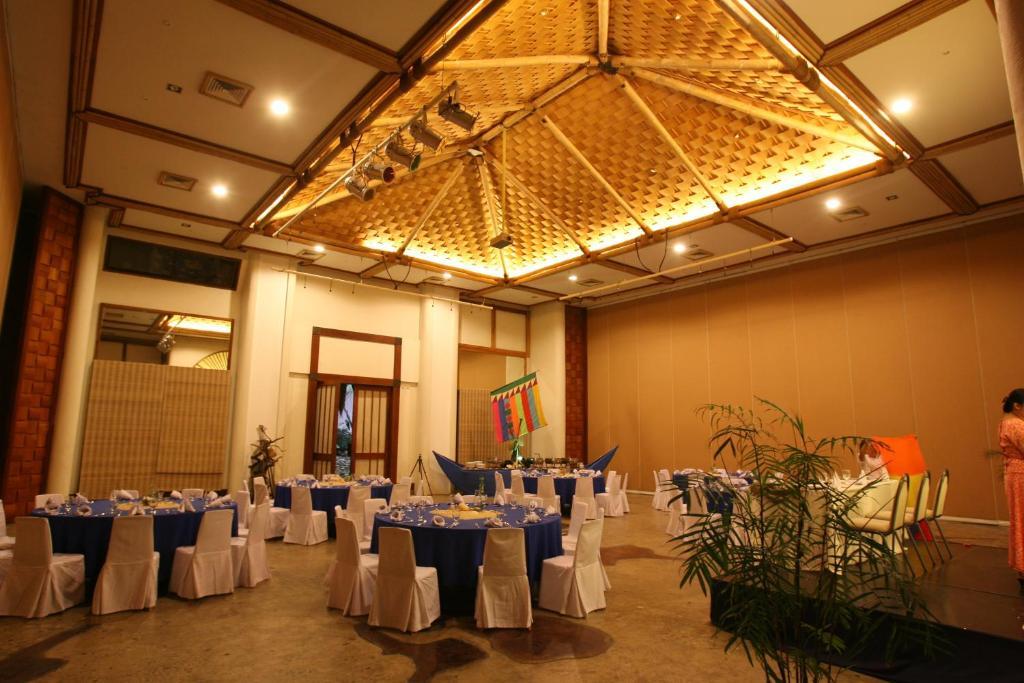 The Legend Palawan Hotel Puerto Princesa Exterior photo